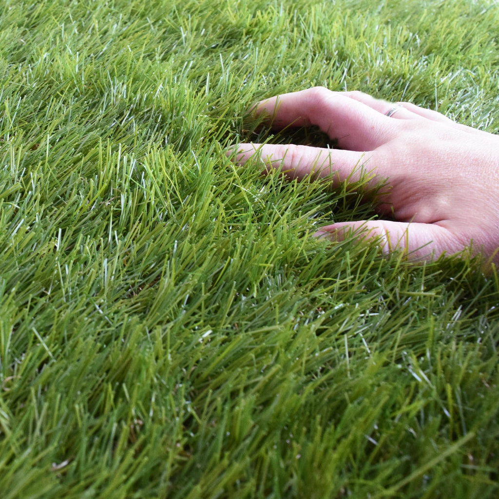 DELUXE Indoor/Outdoor Artificial Fake Grass Area Rug