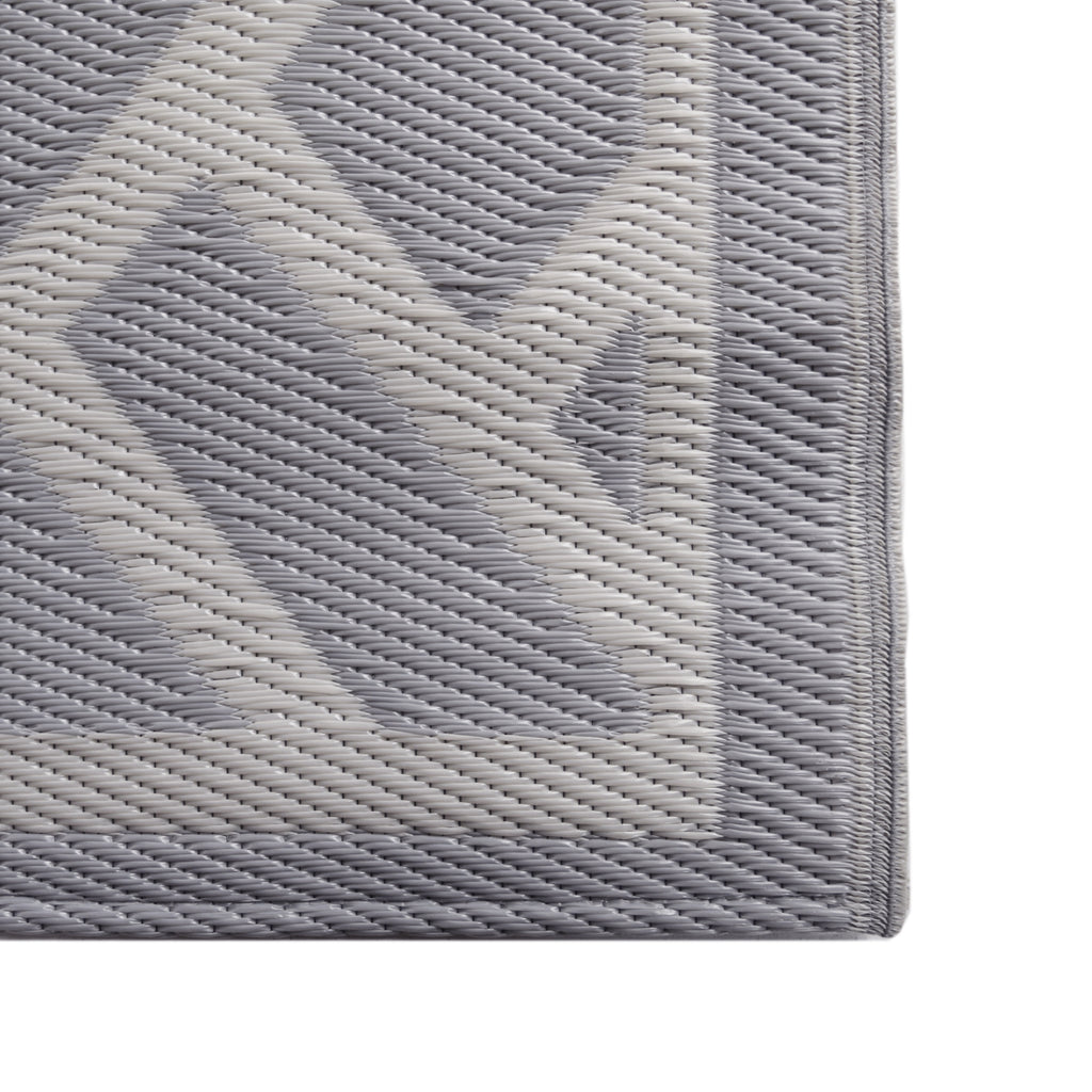 Reversible Outdoor Rug Border and Braided Grey Motif